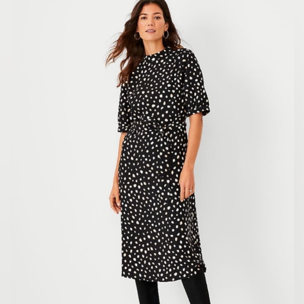 Ann Taylor Women’s Spotted Mock Neck Midi Dress black short sleeve size 4